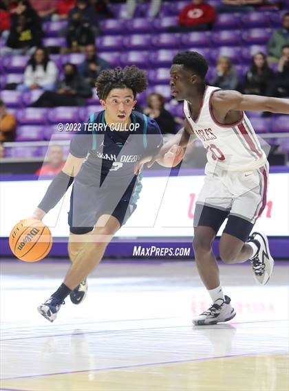 Thumbnail 1 in  Juan Diego Catholic vs. Layton Christian Academy (UHSAA 3A Semifinal) photogallery.