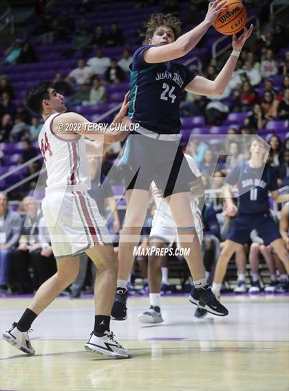 Thumbnail 2 in  Juan Diego Catholic vs. Layton Christian Academy (UHSAA 3A Semifinal) photogallery.