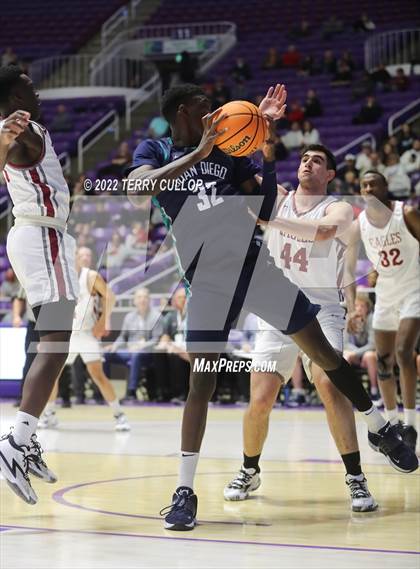 Thumbnail 2 in  Juan Diego Catholic vs. Layton Christian Academy (UHSAA 3A Semifinal) photogallery.