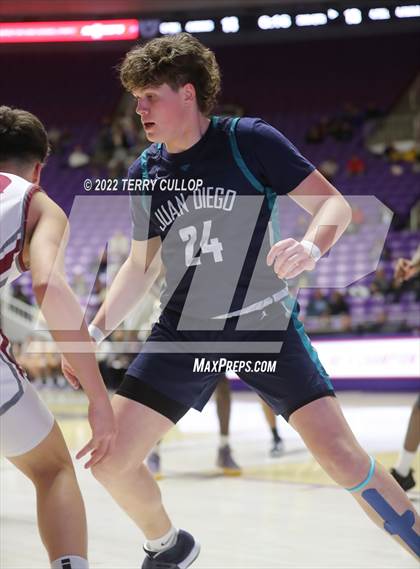 Thumbnail 2 in  Juan Diego Catholic vs. Layton Christian Academy (UHSAA 3A Semifinal) photogallery.