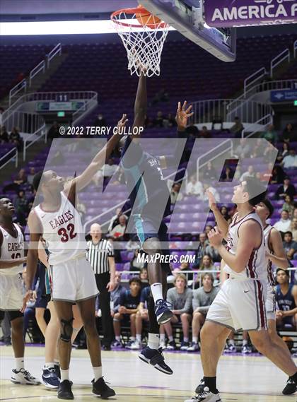 Thumbnail 3 in  Juan Diego Catholic vs. Layton Christian Academy (UHSAA 3A Semifinal) photogallery.