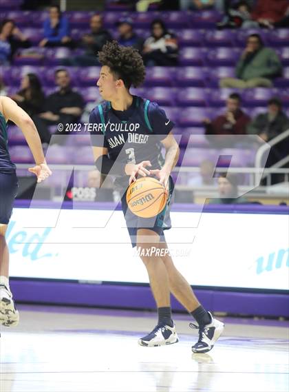 Thumbnail 2 in  Juan Diego Catholic vs. Layton Christian Academy (UHSAA 3A Semifinal) photogallery.