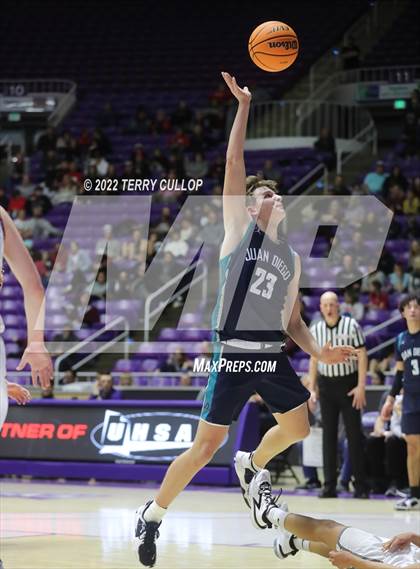 Thumbnail 1 in  Juan Diego Catholic vs. Layton Christian Academy (UHSAA 3A Semifinal) photogallery.