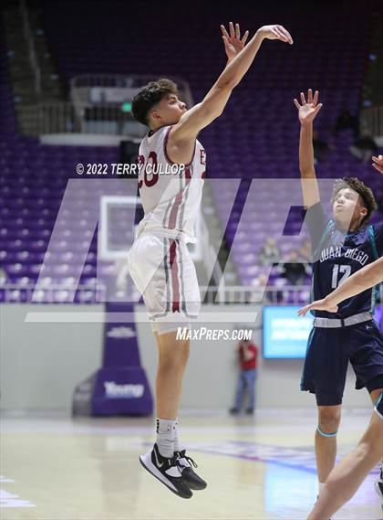 Thumbnail 2 in  Juan Diego Catholic vs. Layton Christian Academy (UHSAA 3A Semifinal) photogallery.