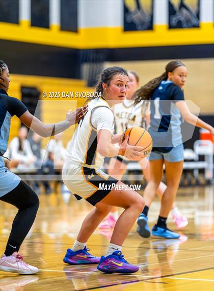 Thumbnail 2 in Plainfield South vs. Metea Valley photogallery.