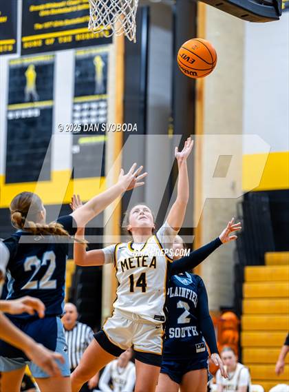 Thumbnail 3 in Plainfield South vs. Metea Valley photogallery.