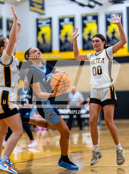 Thumbnail 2 in Plainfield South vs. Metea Valley photogallery.