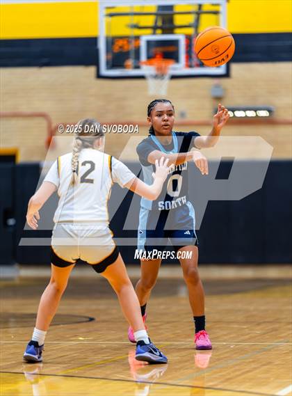 Thumbnail 3 in Plainfield South vs. Metea Valley photogallery.