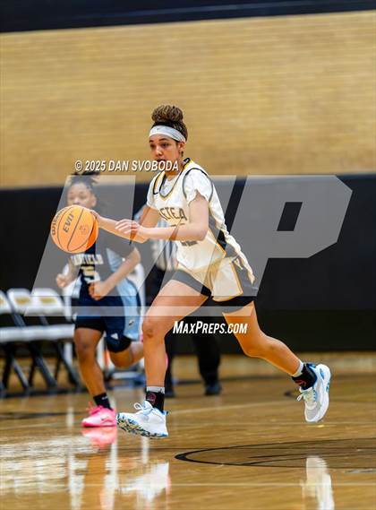 Thumbnail 3 in Plainfield South vs. Metea Valley photogallery.