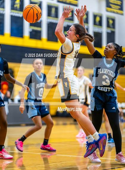 Thumbnail 3 in Plainfield South vs. Metea Valley photogallery.