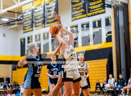 Thumbnail 2 in Plainfield South vs. Metea Valley photogallery.