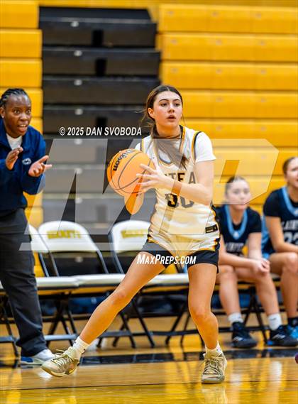 Thumbnail 2 in Plainfield South vs. Metea Valley photogallery.