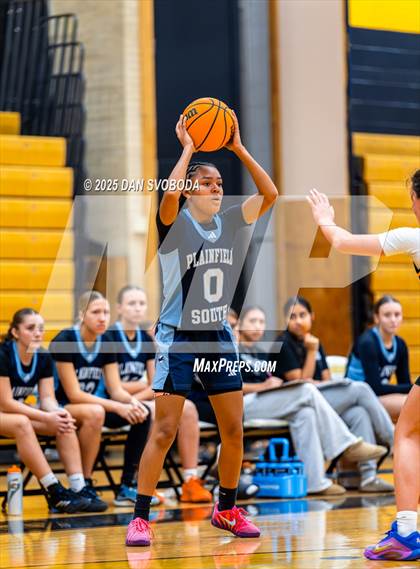 Thumbnail 2 in Plainfield South vs. Metea Valley photogallery.