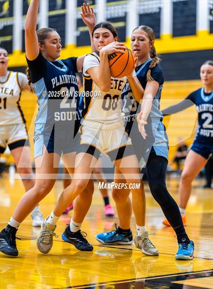 Thumbnail 2 in Plainfield South vs. Metea Valley photogallery.