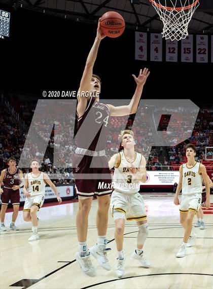 Thumbnail 2 in Lone Peak vs. Davis (UHSAA 6A Semifinal) photogallery.