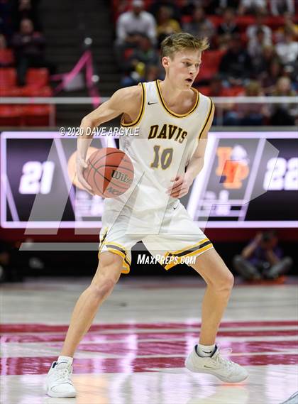 Thumbnail 1 in Lone Peak vs. Davis (UHSAA 6A Semifinal) photogallery.