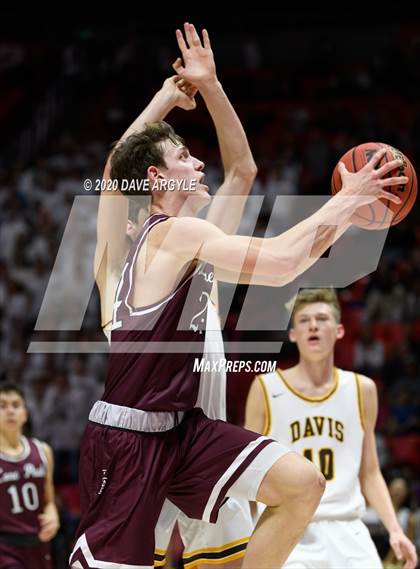 Thumbnail 3 in Lone Peak vs. Davis (UHSAA 6A Semifinal) photogallery.