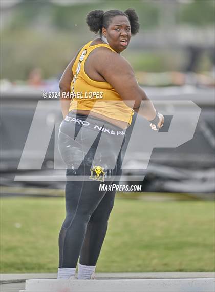 Thumbnail 3 in UIL Track & Field 5A Region 3 Regional Final (Shot Put) photogallery.