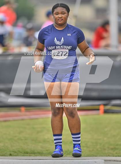 Thumbnail 3 in UIL Track & Field 5A Region 3 Regional Final (Shot Put) photogallery.