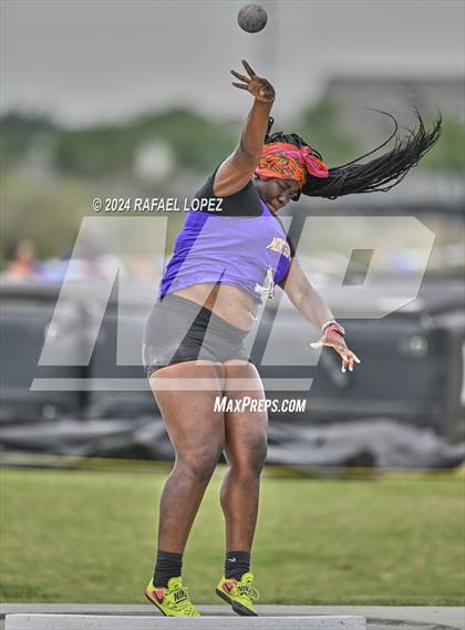 Thumbnail 3 in UIL Track & Field 5A Region 3 Regional Final (Shot Put) photogallery.