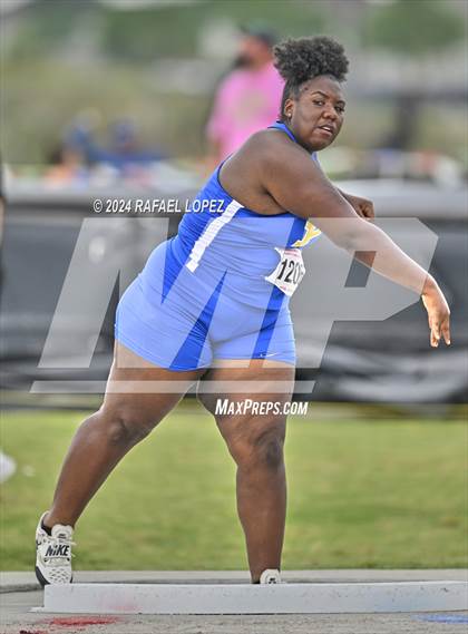 Thumbnail 3 in UIL Track & Field 5A Region 3 Regional Final (Shot Put) photogallery.