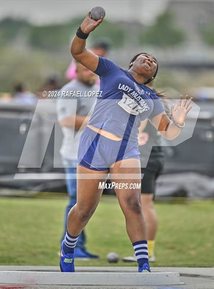 Thumbnail 2 in UIL Track & Field 5A Region 3 Regional Final (Shot Put) photogallery.