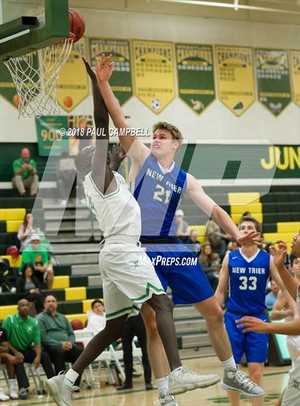 Thumbnail 3 in New Trier vs. St. Mary's (Horizon Holiday Hoops Tournament) photogallery.