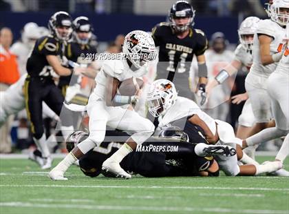 Thumbnail 3 in Refugio vs. Crawford (UIL 2A Division 1 Final) photogallery.