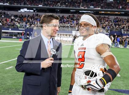 Thumbnail 1 in Refugio vs. Crawford (UIL 2A Division 1 Final) photogallery.