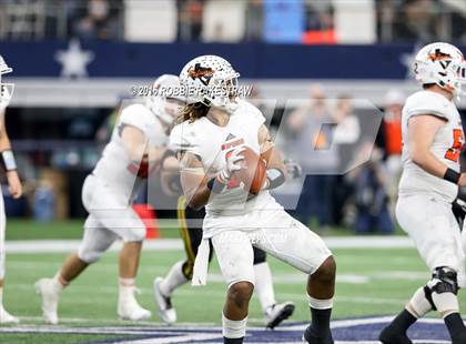 Thumbnail 1 in Refugio vs. Crawford (UIL 2A Division 1 Final) photogallery.