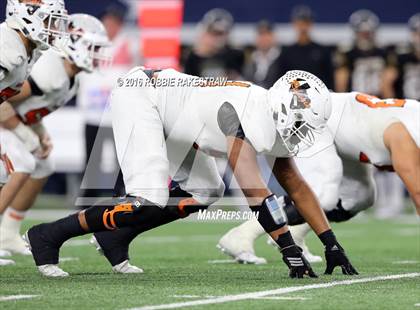 Thumbnail 3 in Refugio vs. Crawford (UIL 2A Division 1 Final) photogallery.