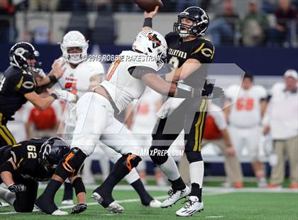 Thumbnail 2 in Refugio vs. Crawford (UIL 2A Division 1 Final) photogallery.