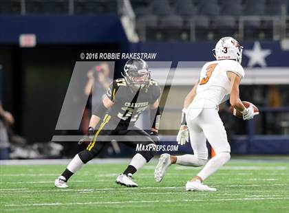 Thumbnail 2 in Refugio vs. Crawford (UIL 2A Division 1 Final) photogallery.