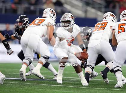 Thumbnail 2 in Refugio vs. Crawford (UIL 2A Division 1 Final) photogallery.