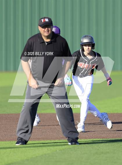 Thumbnail 3 in Grand Saline vs Edgewood photogallery.
