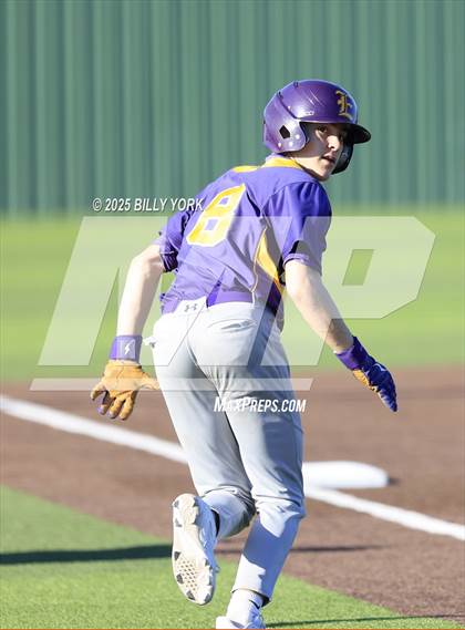 Thumbnail 1 in Grand Saline vs Edgewood photogallery.
