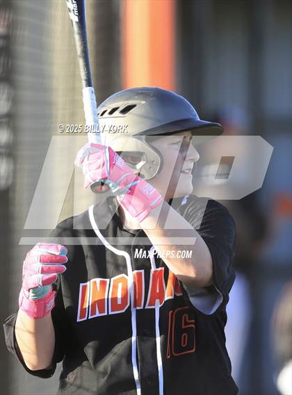 Thumbnail 3 in Grand Saline vs Edgewood photogallery.