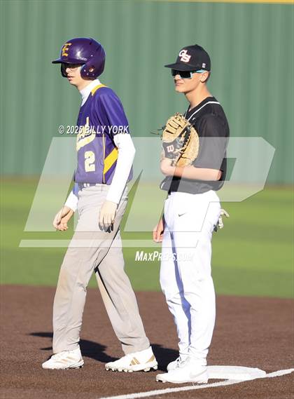 Thumbnail 2 in Grand Saline vs Edgewood photogallery.