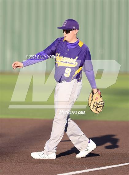 Thumbnail 1 in Grand Saline vs Edgewood photogallery.