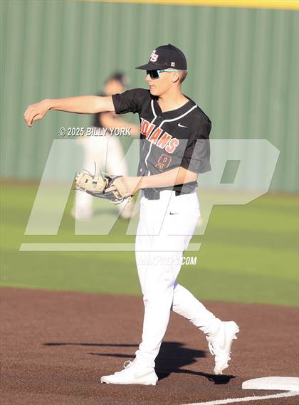 Thumbnail 2 in Grand Saline vs Edgewood photogallery.