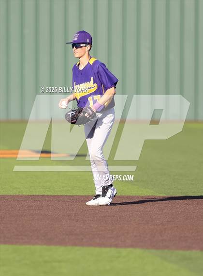 Thumbnail 2 in Grand Saline vs Edgewood photogallery.