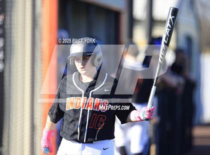 Thumbnail 2 in Grand Saline vs Edgewood photogallery.