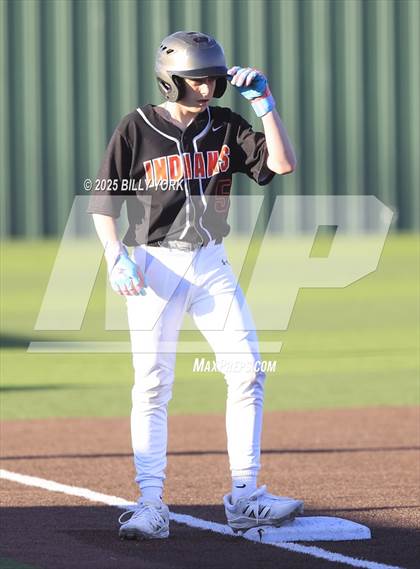 Thumbnail 1 in Grand Saline vs Edgewood photogallery.