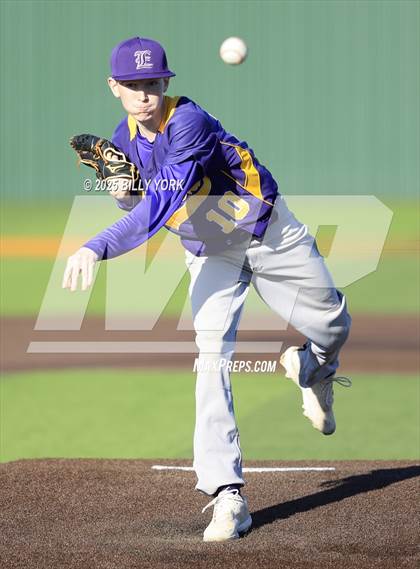 Thumbnail 3 in Grand Saline vs Edgewood photogallery.