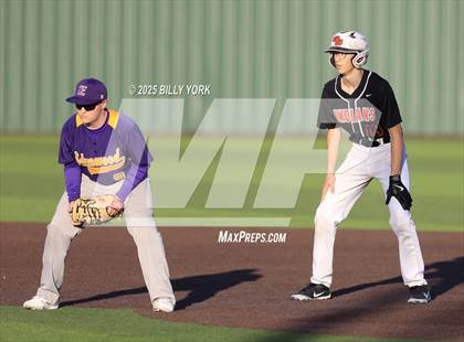 Thumbnail 2 in Grand Saline vs Edgewood photogallery.