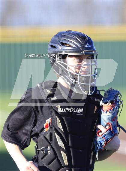 Thumbnail 2 in Grand Saline vs Edgewood photogallery.