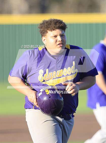 Thumbnail 1 in Grand Saline vs Edgewood photogallery.