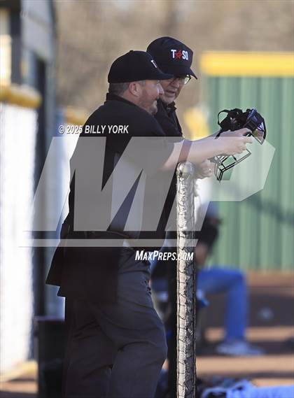 Thumbnail 1 in Grand Saline vs Edgewood photogallery.