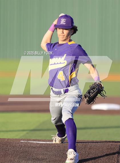 Thumbnail 2 in Grand Saline vs Edgewood photogallery.