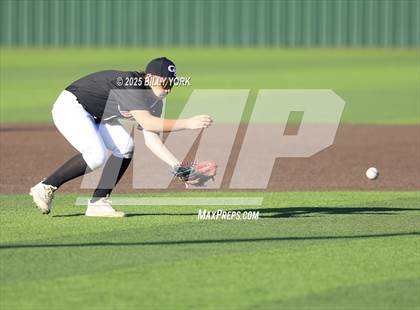 Thumbnail 2 in Grand Saline vs Edgewood photogallery.